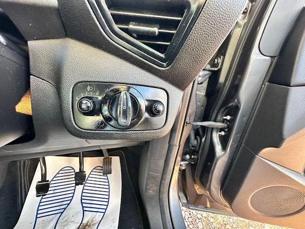 Used Ford Kuga 2015 for sale - 75767189: Photo 24