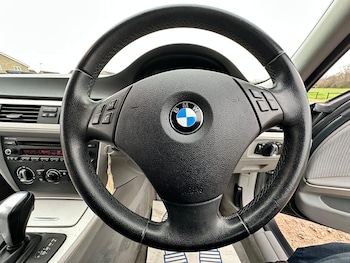 Used BMW 3 Series 2011 for sale - 76974408: Photo