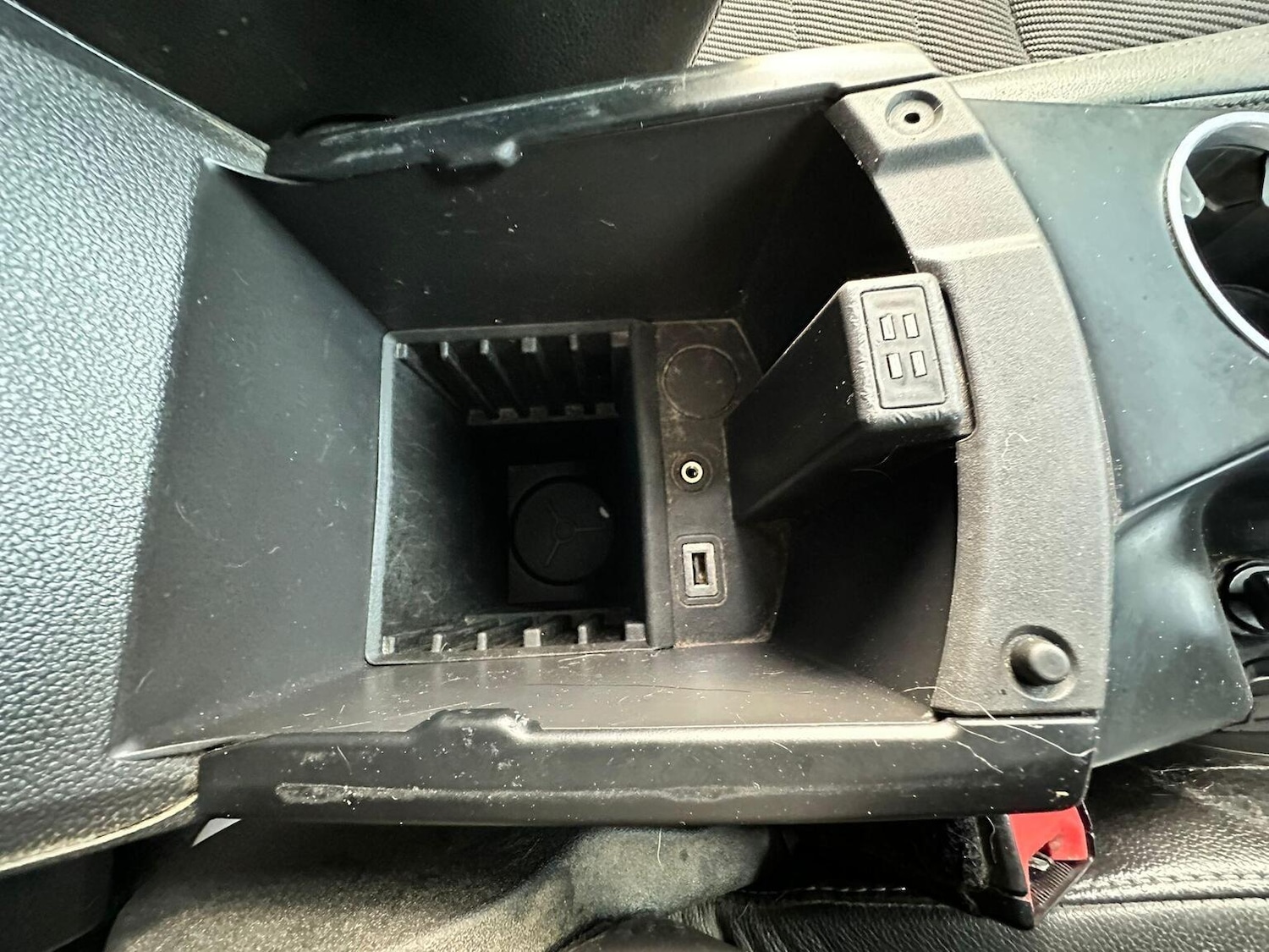 Used Ford Kuga 2014 for sale - 76769724: Photo 32