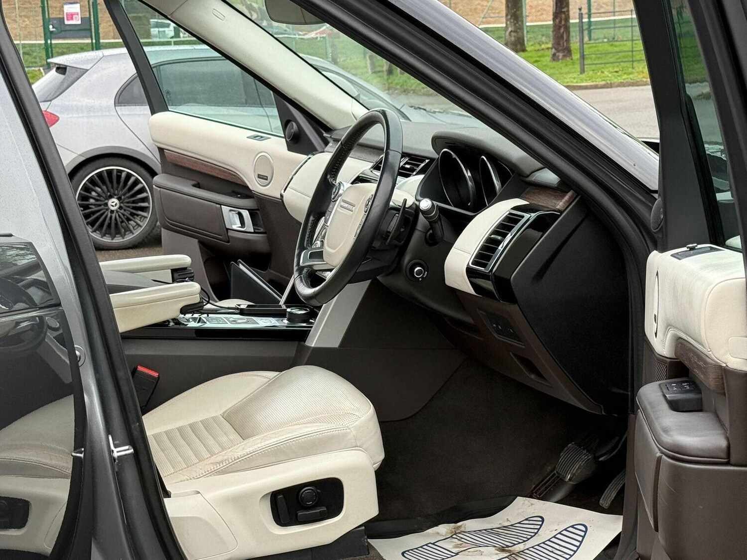 Used Land Rover Discovery 2017 for sale - 77501469: Photo 15