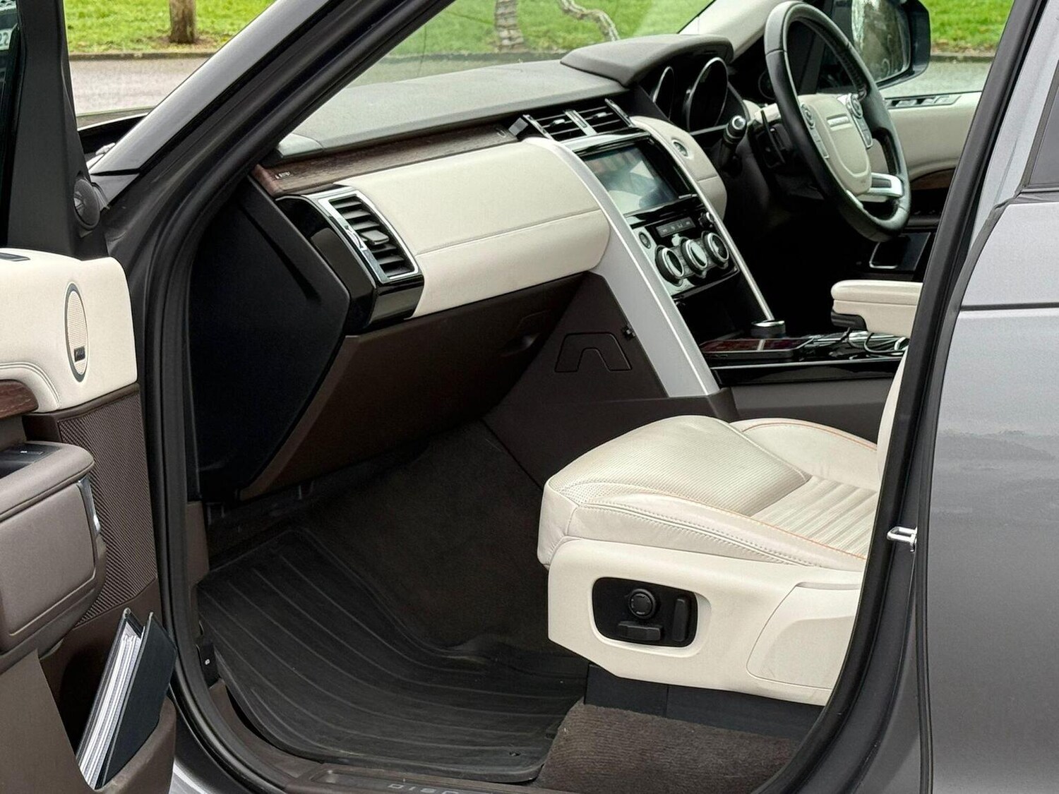 Used Land Rover Discovery 2017 for sale - 77501469: Photo 35