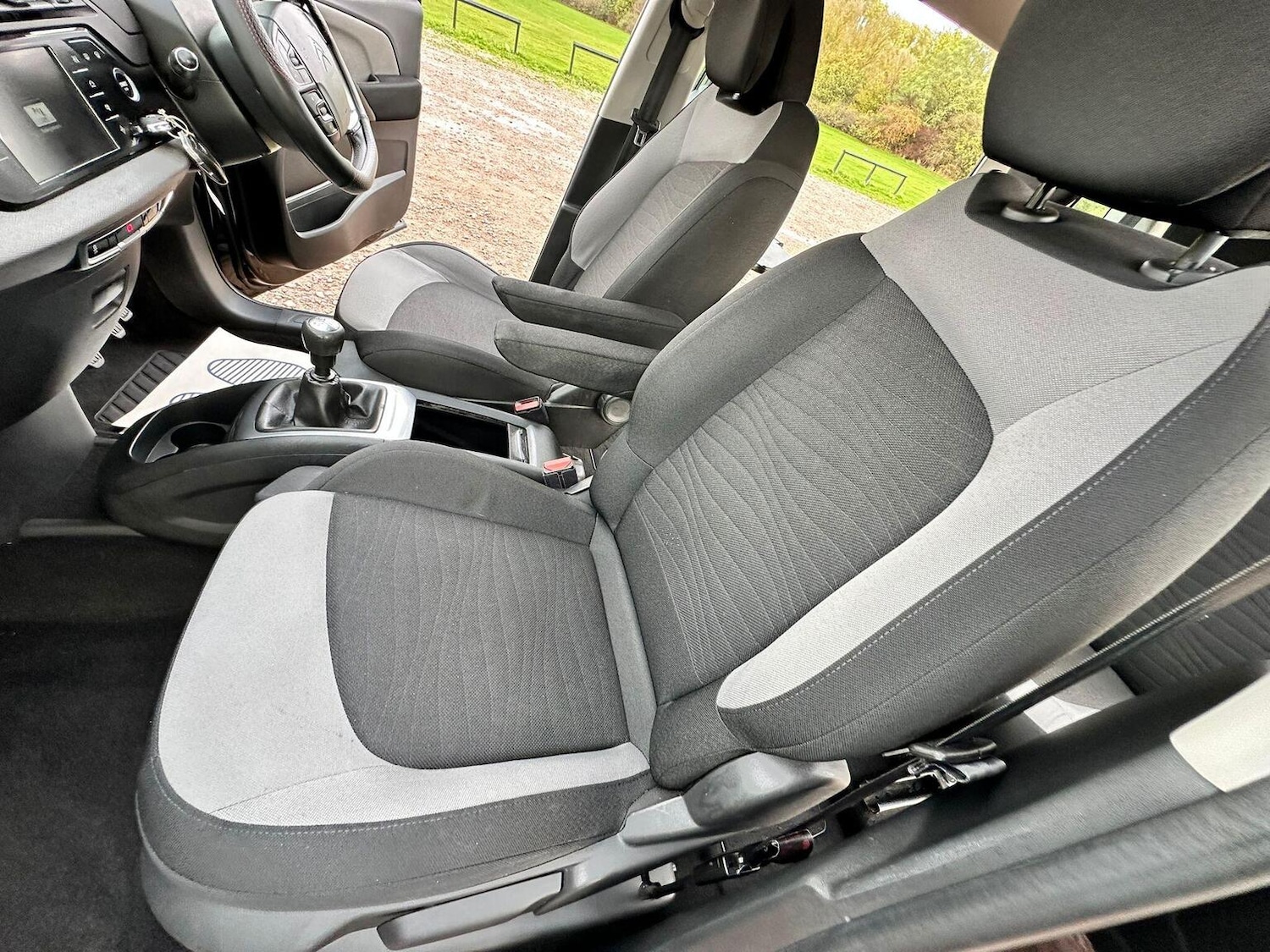 Used Citroen C4 Grand Picasso 2016 for sale - 76358234: Photo 29