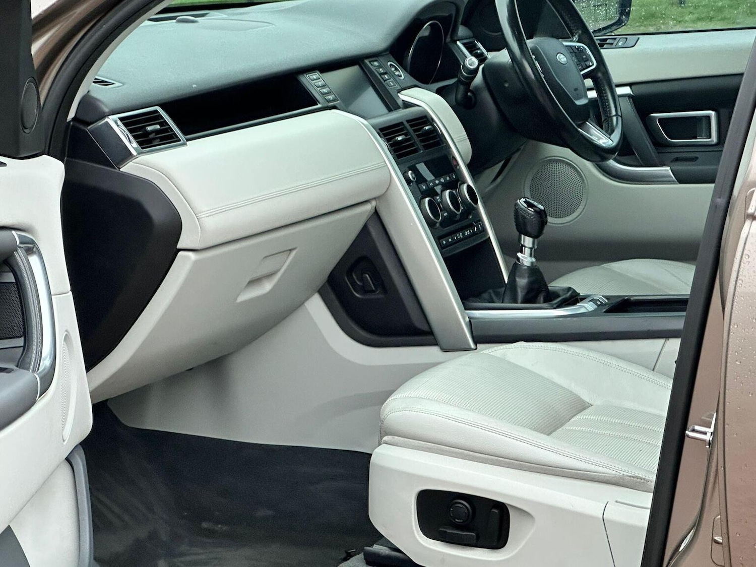 Used Land Rover Discovery Sport 2015 for sale - 76605890: Photo 25