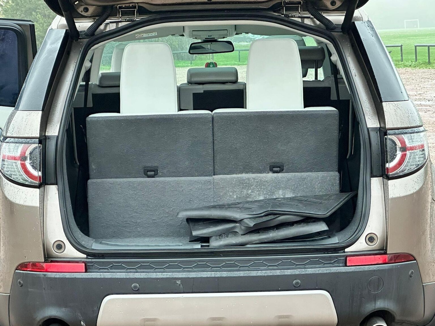 Used Land Rover Discovery Sport 2015 for sale - 76605890: Photo 29