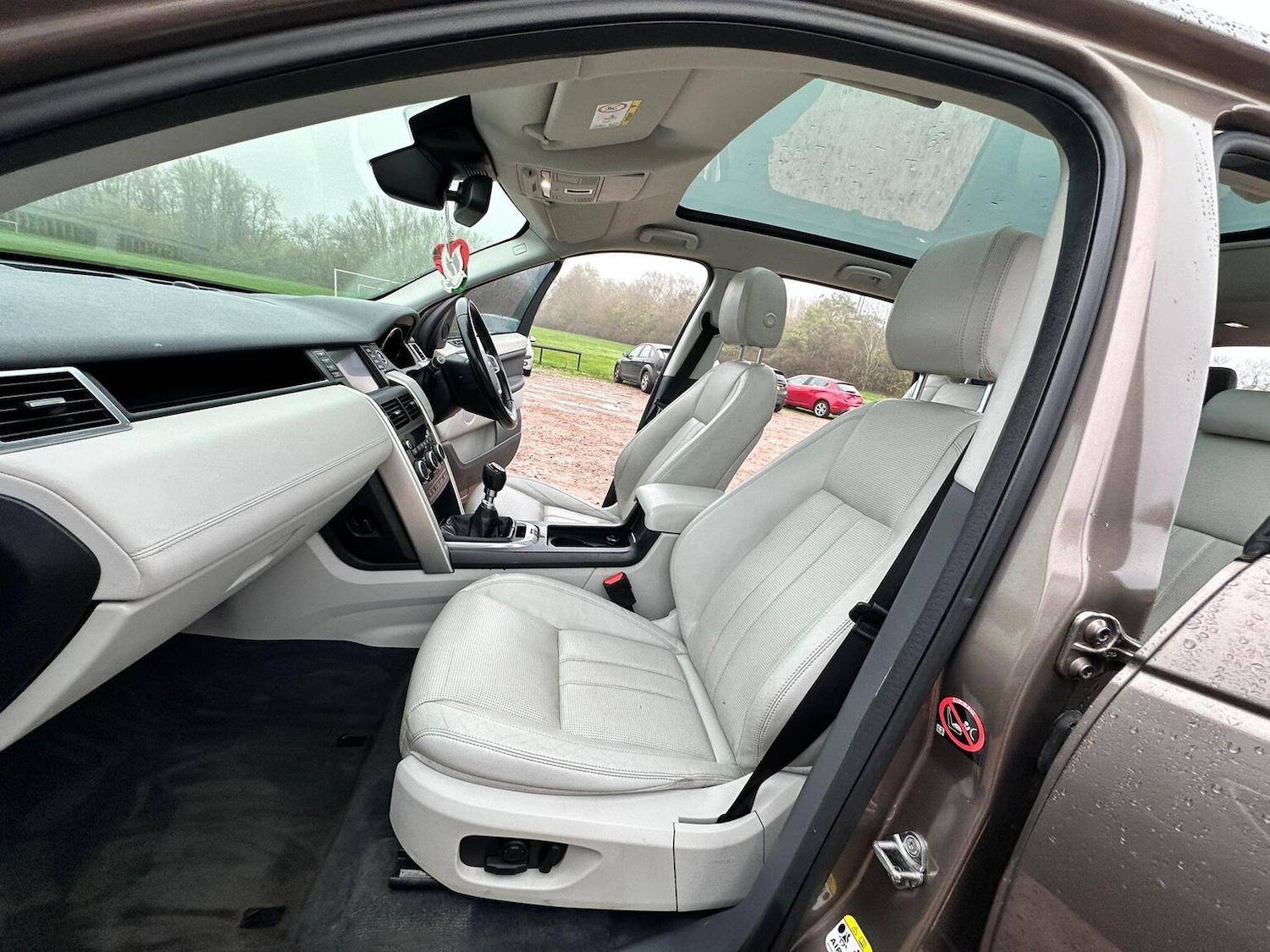 Used Land Rover Discovery Sport 2015 for sale - 76605890: Photo 32