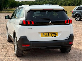 Used Peugeot 5008 2018 for sale - 79162219: Photo