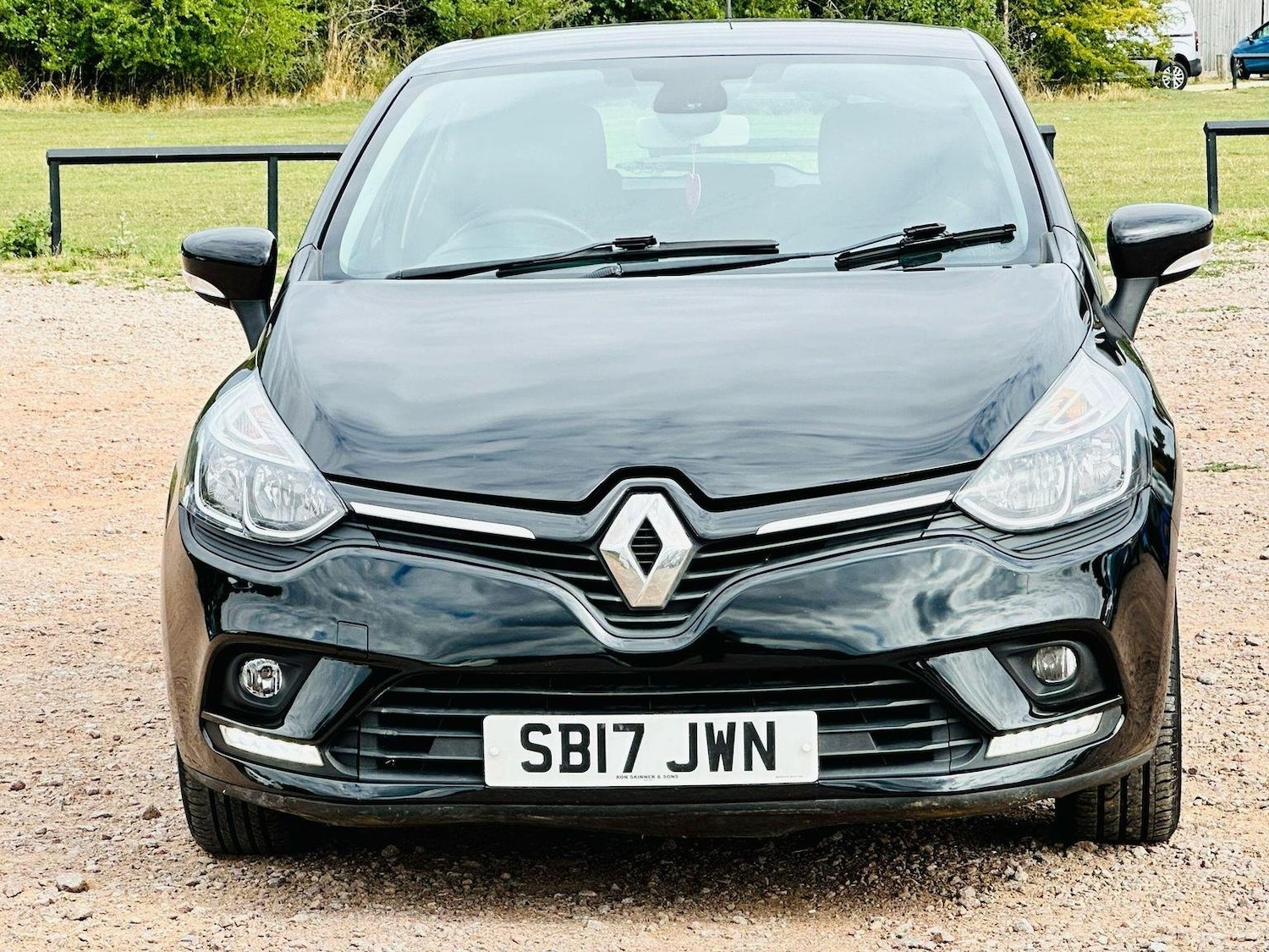 Used Renault Clio 2017 for sale - 77173030: Photo 2