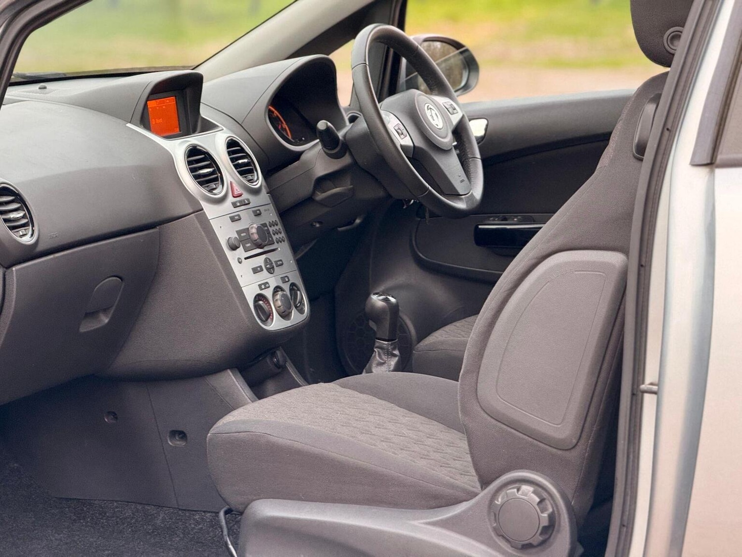 Used Vauxhall Corsa 2013 for sale - 77482292: Photo 28