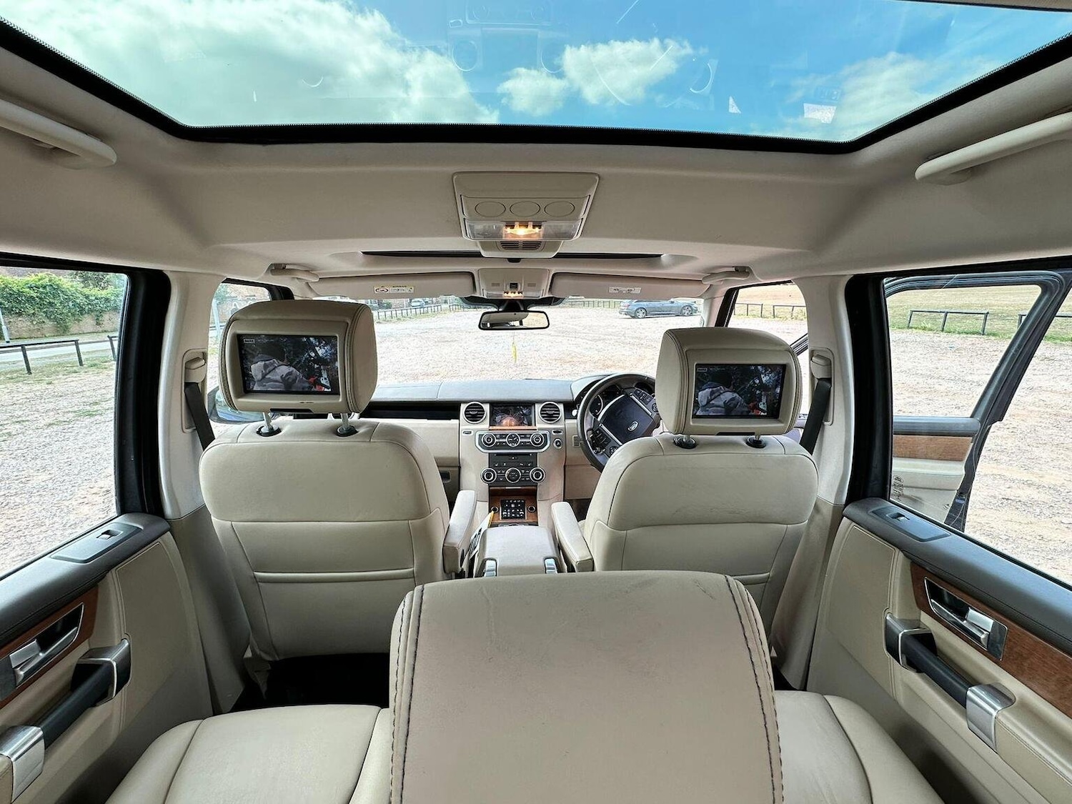 Used Land Rover Discovery 4 2015 for sale - 75731219: Photo 18