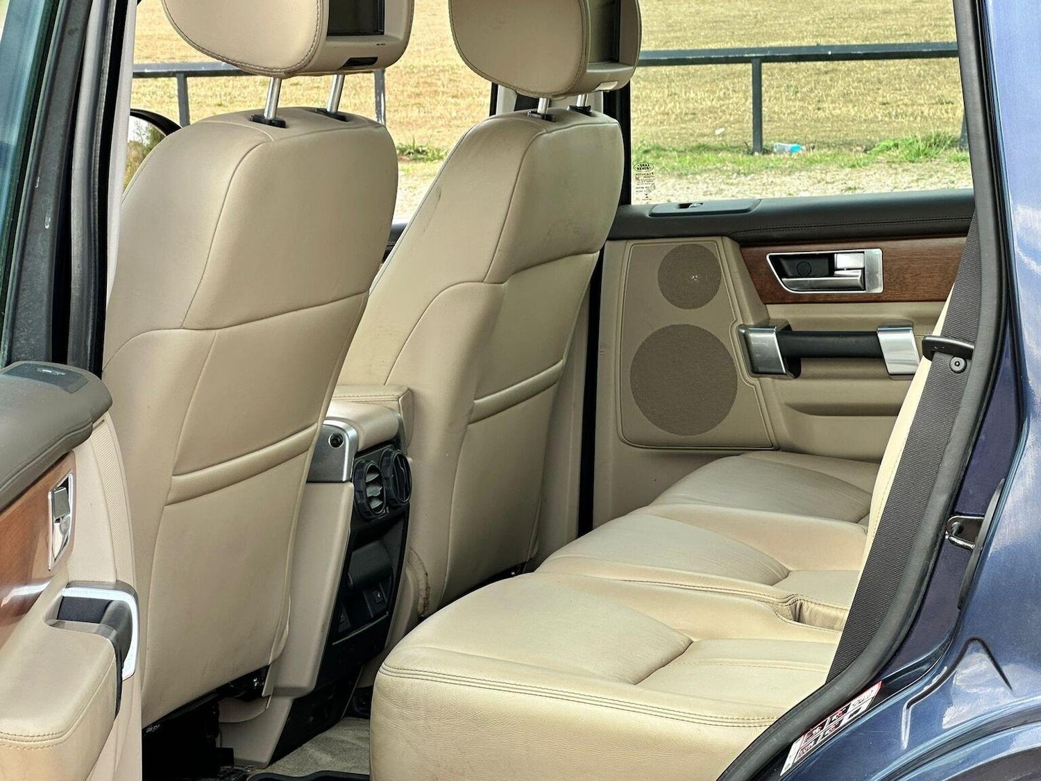 Used Land Rover Discovery 4 2015 for sale - 75731219: Photo 19