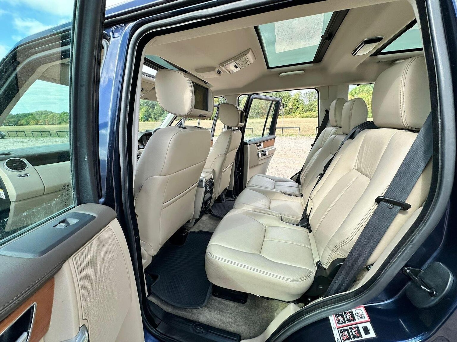 Used Land Rover Discovery 4 2015 for sale - 75731219: Photo 22