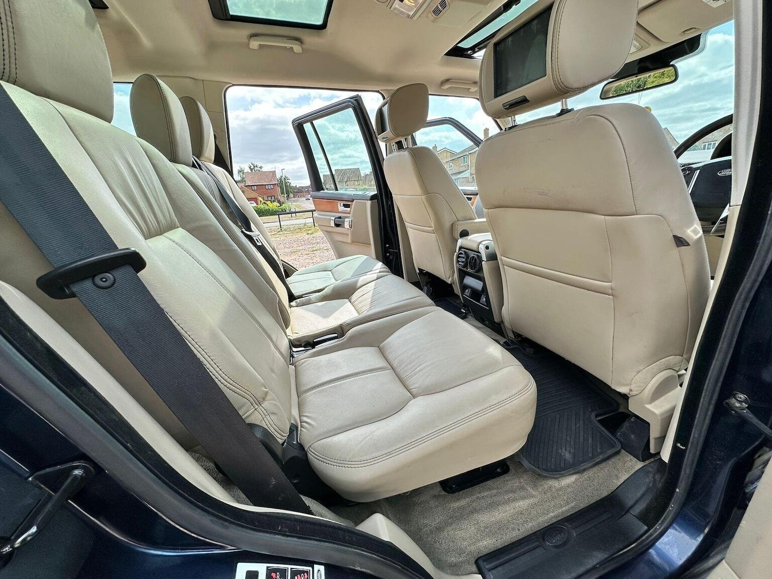 Used Land Rover Discovery 4 2015 for sale - 75731219: Photo 23