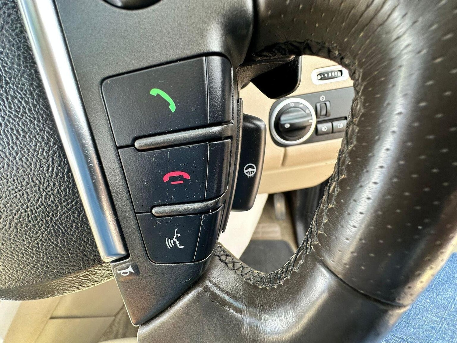 Used Land Rover Discovery 4 2015 for sale - 75731219: Photo 27