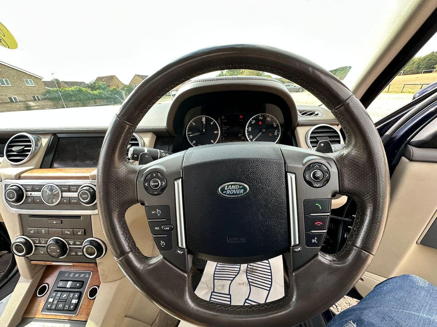 Used Land Rover Discovery 4 2015 for sale - 75731219: Photo 31