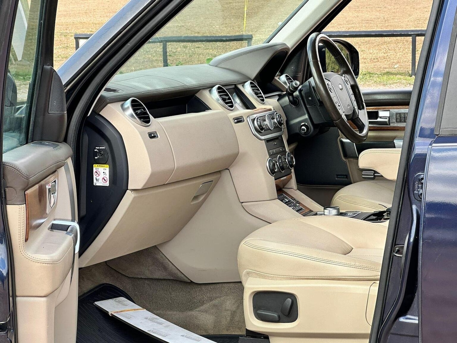 Used Land Rover Discovery 4 2015 for sale - 75731219: Photo 36