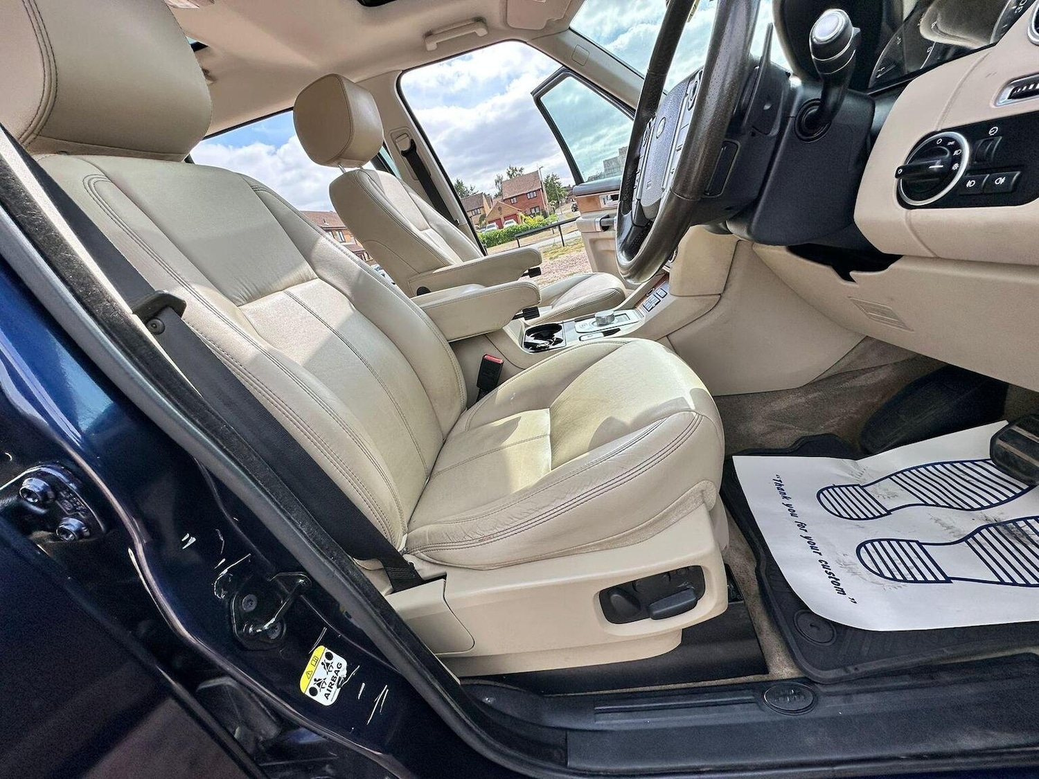 Used Land Rover Discovery 4 2015 for sale - 75731219: Photo 38