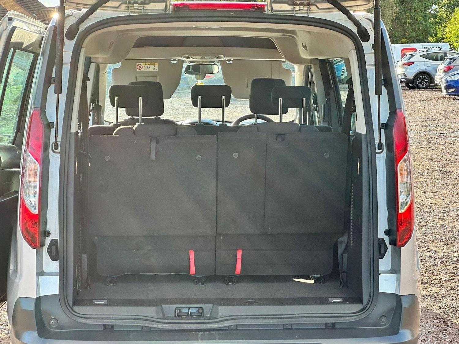 Used Ford Grand Tourneo Connect 2017 for sale - 77172985: Photo 33