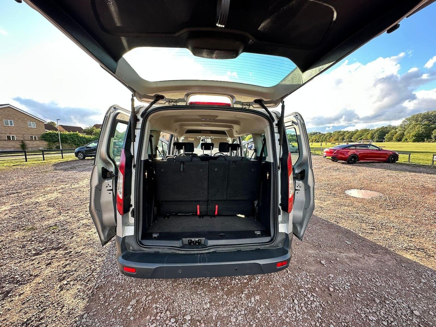 Used Ford Grand Tourneo Connect 2017 for sale - 77172985: Photo 38