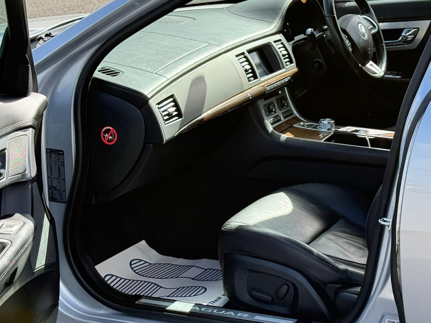 Used Jaguar XF 2015 for sale - 78070618: Photo 33