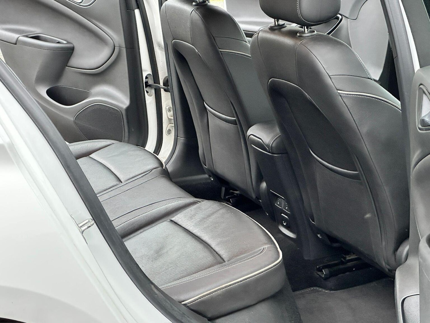 Used Vauxhall Astra 2017 for sale - 77438453: Photo 22