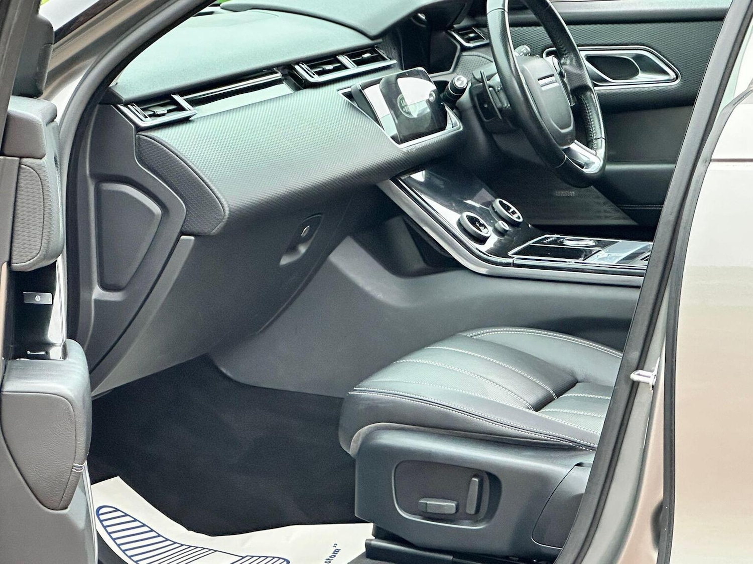 Used Land Rover Range Rover Velar 2018 for sale - 76769886: Photo 15