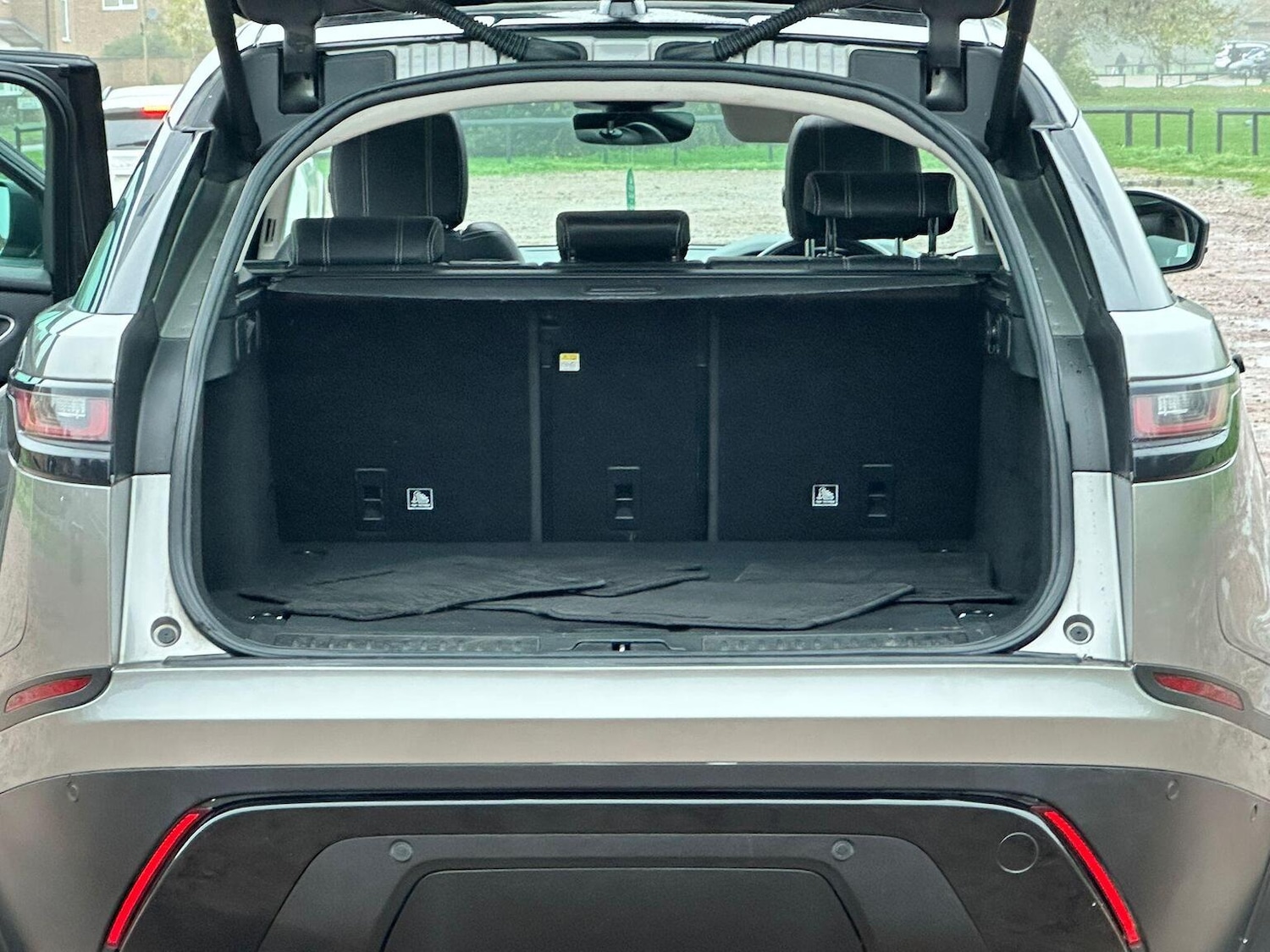 Used Land Rover Range Rover Velar 2018 for sale - 76769886: Photo 31