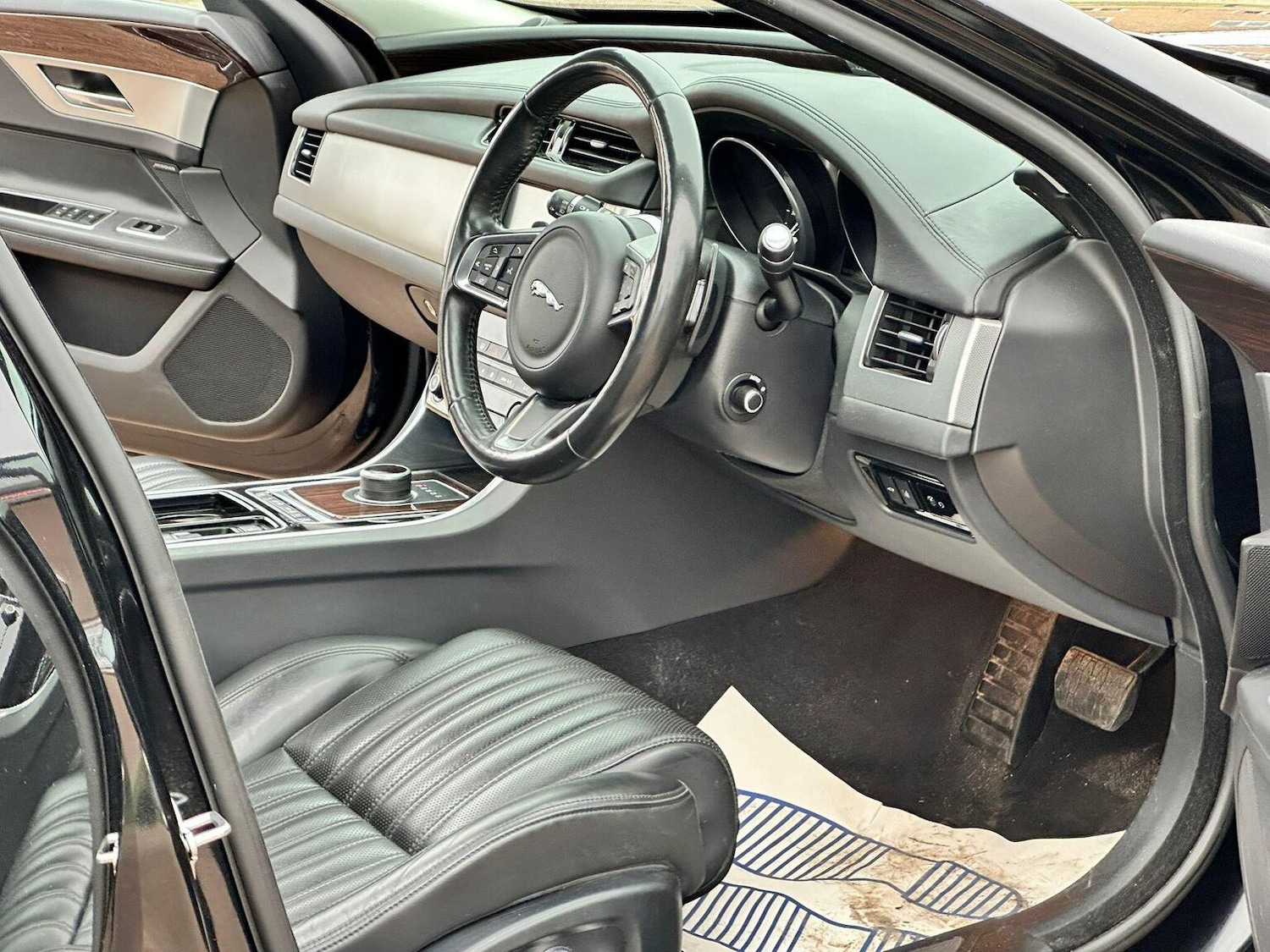 Used Jaguar XF 2017 for sale - 77065677: Photo 16