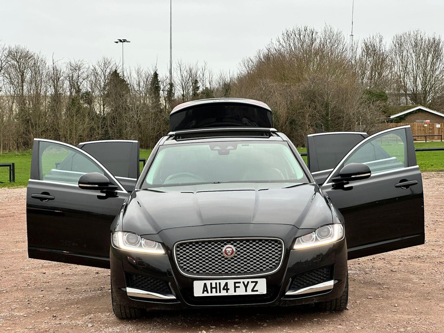 Used Jaguar XF 2017 for sale - 77065677: Photo 2