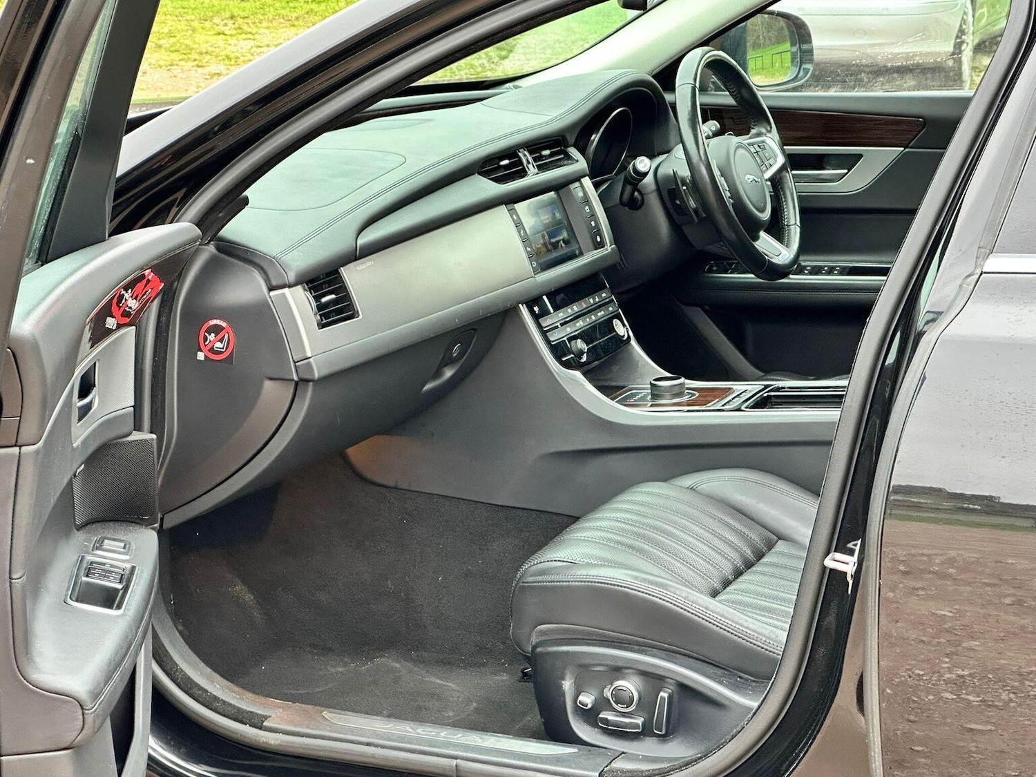 Used Jaguar XF 2017 for sale - 77065677: Photo 31