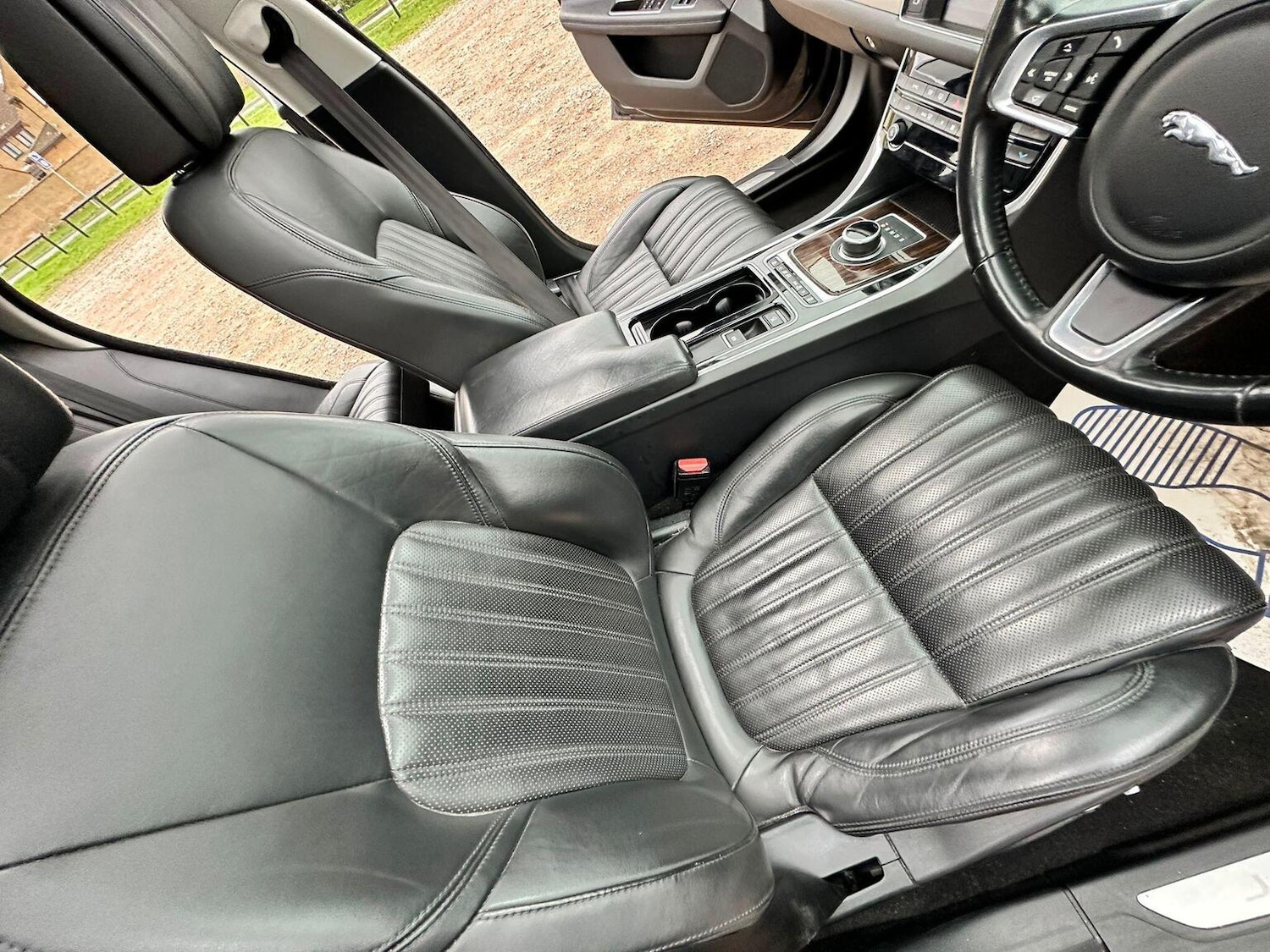 Used Jaguar XF 2017 for sale - 77065677: Photo 32