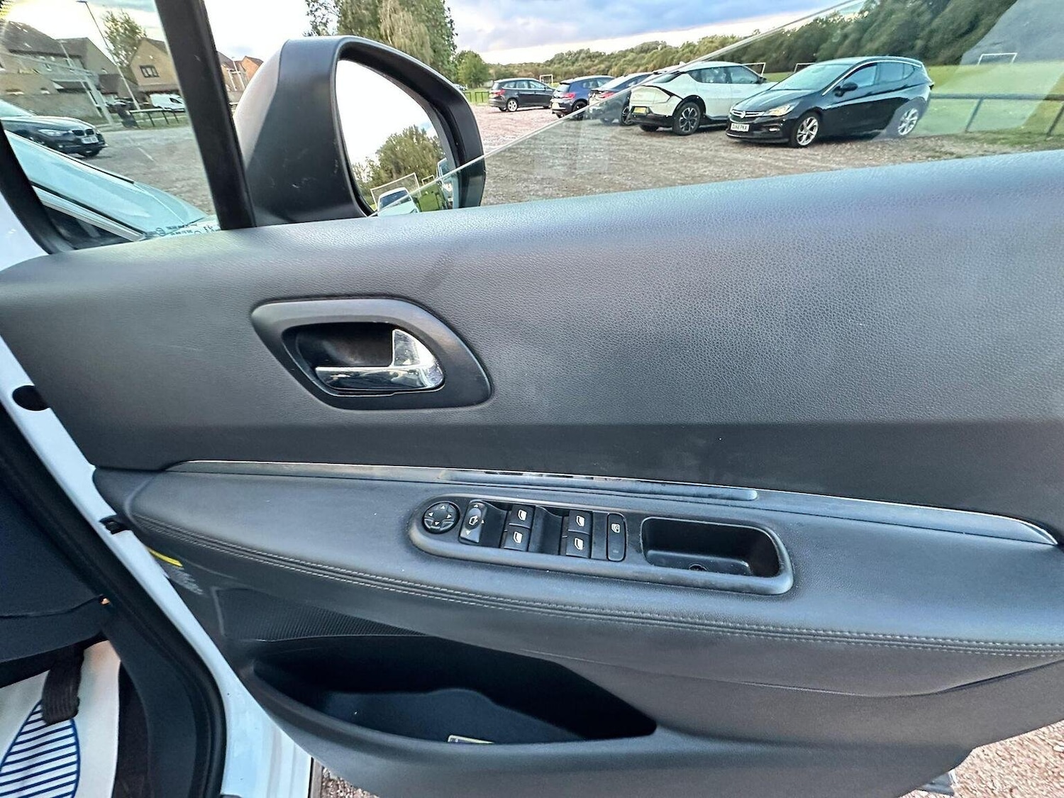 Used Peugeot 3008 2015 for sale - 77172990: Photo 25