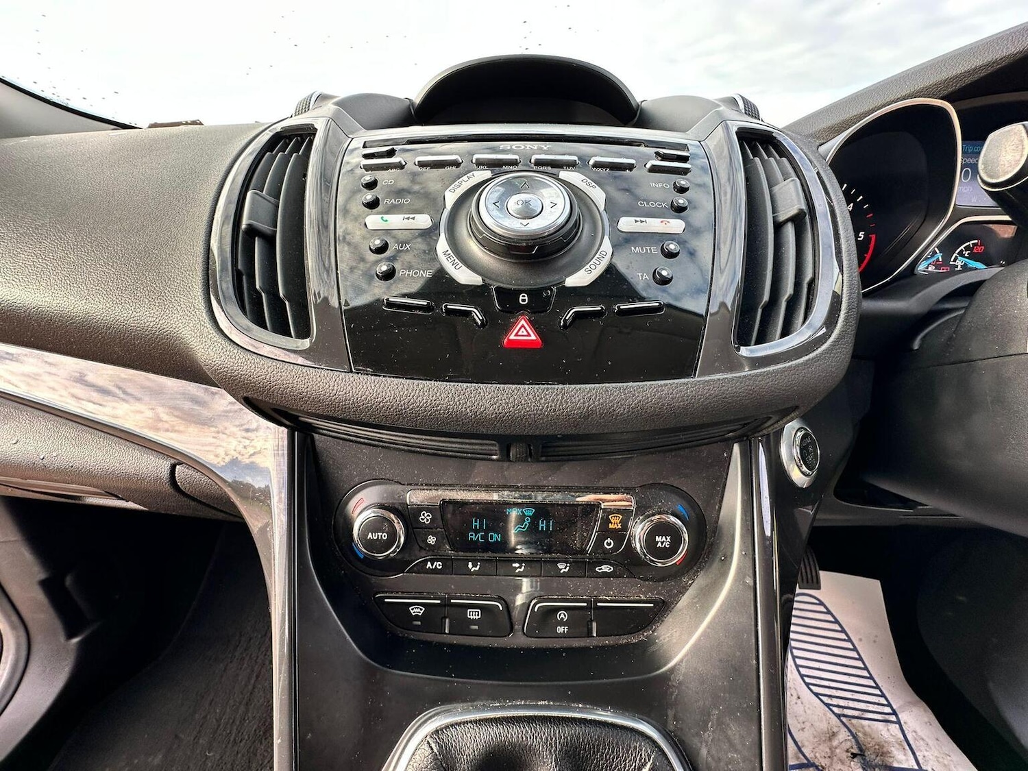 Used Ford Kuga 2015 for sale - 76935343: Photo 13