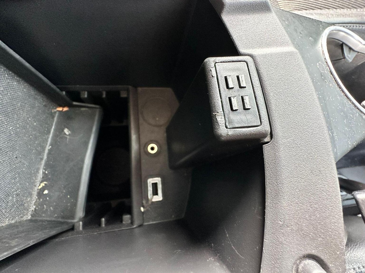 Used Ford Kuga 2015 for sale - 76935343: Photo 25