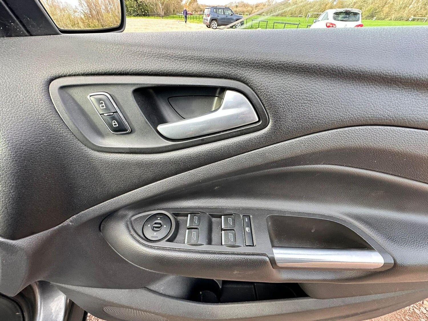 Used Ford Kuga 2015 for sale - 76935343: Photo 26