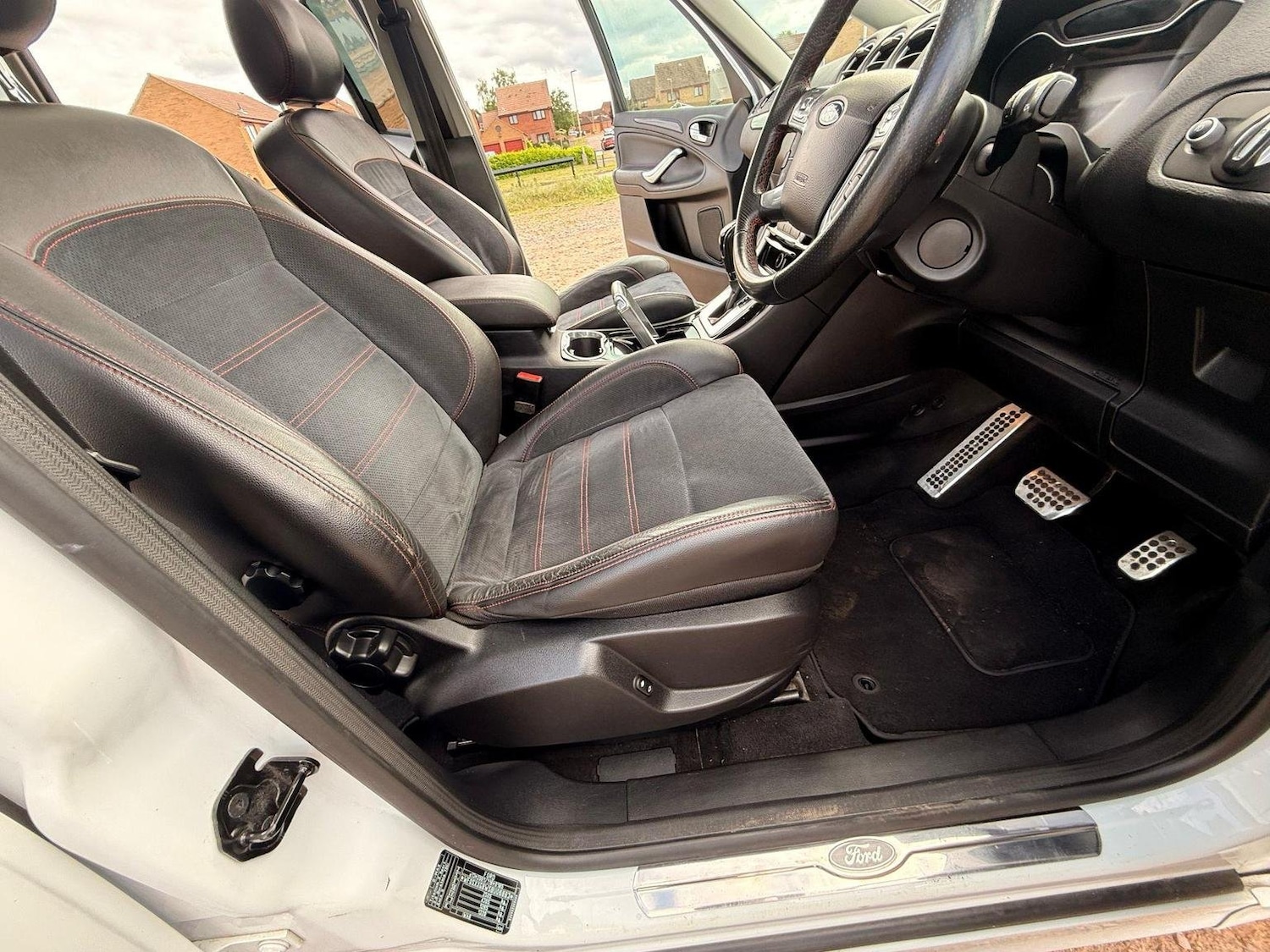 Used Ford S-Max 2011 for sale - 76662805: Photo 12