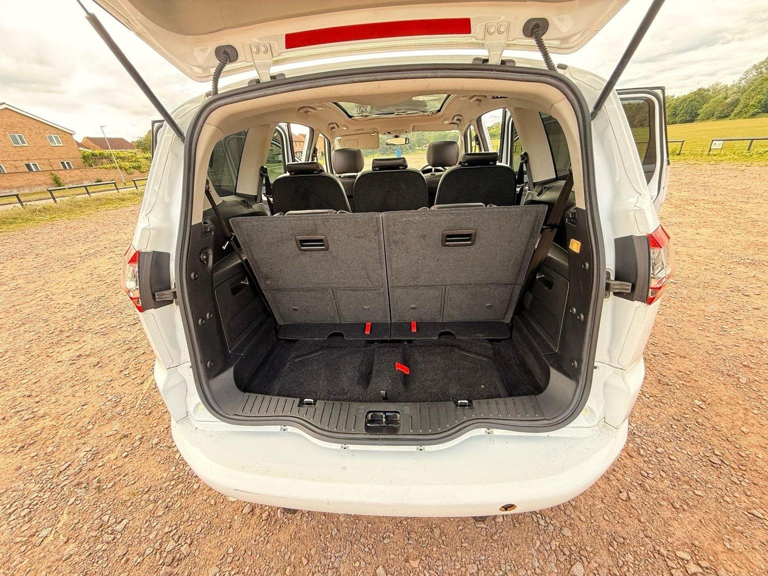 Used Ford S-Max 2011 for sale - 76662805: Photo 24