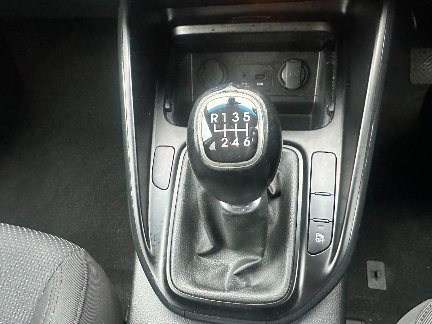 Used Kia Carens 2014 for sale - 76983918: Photo 19