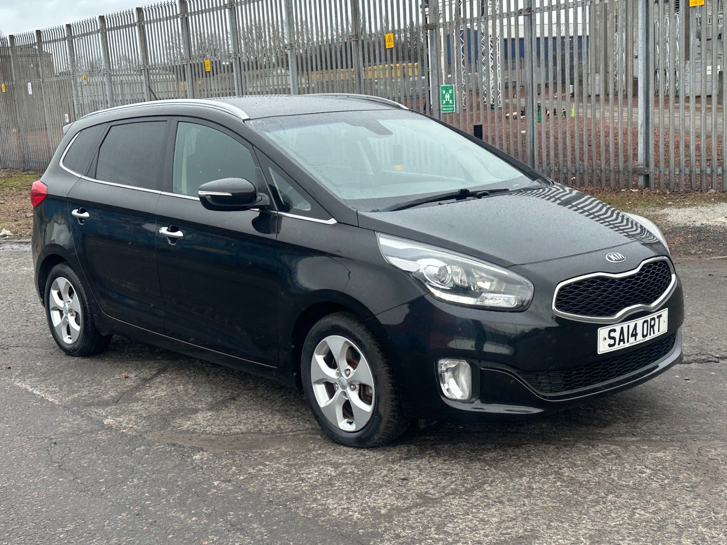 Used Kia Carens 2014 for sale - 76983918: Photo 25