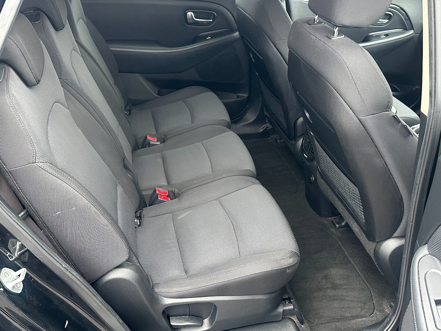 Used Kia Carens 2014 for sale - 76983918: Photo 8