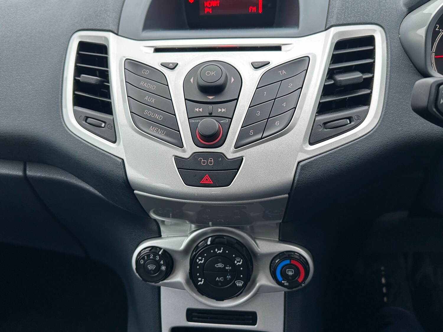 Used Ford Fiesta 2012 for sale - 76375014: Photo 14