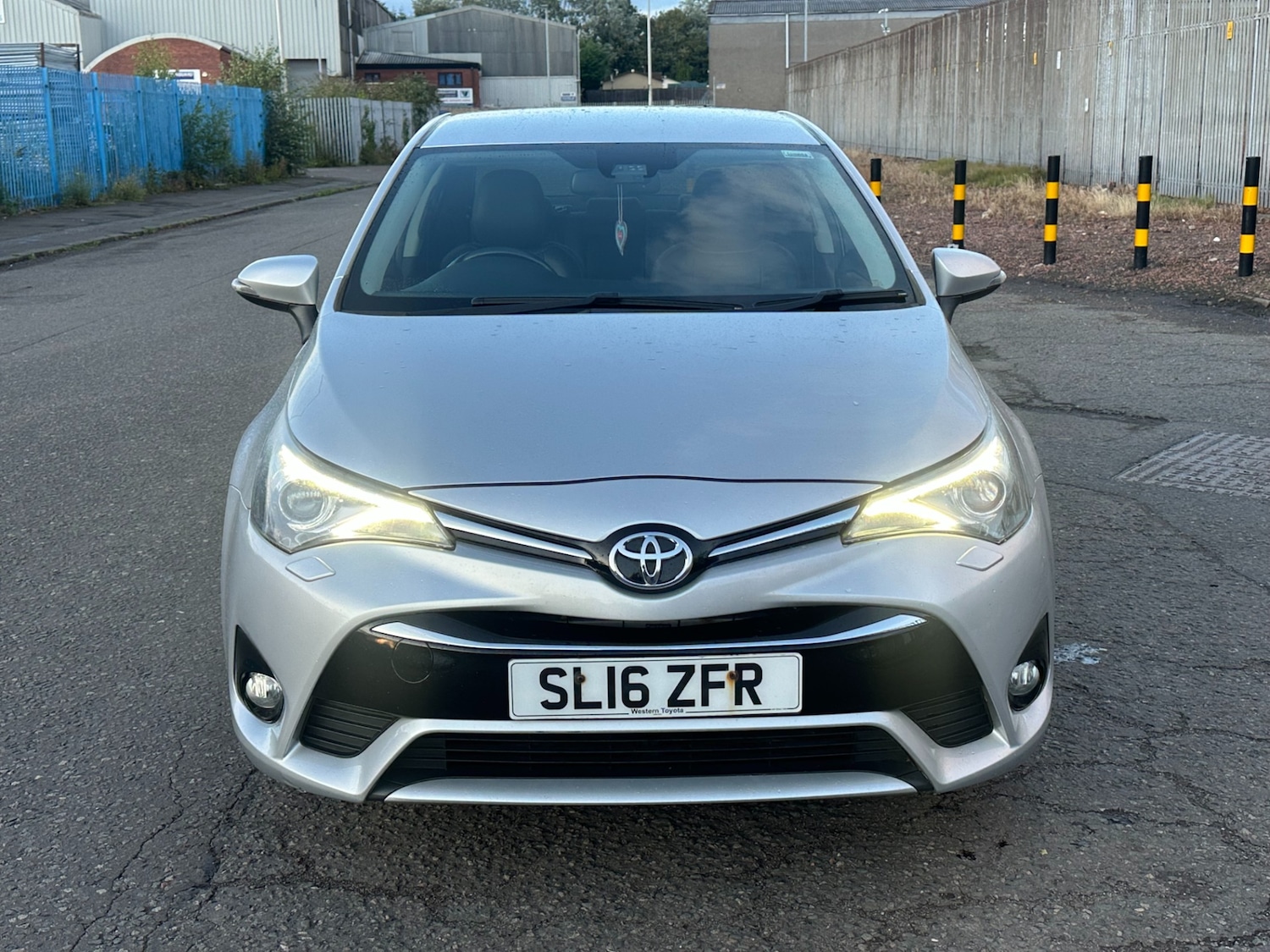 Used Toyota Avensis 2016 for sale - 77071745: Photo 2