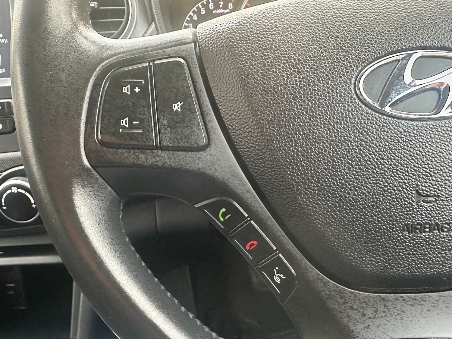 Used Hyundai i10 2018 for sale - 76455589: Photo 15