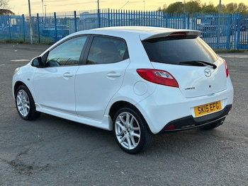 Used Mazda Mazda2 2015 for sale - 75375222: Photo