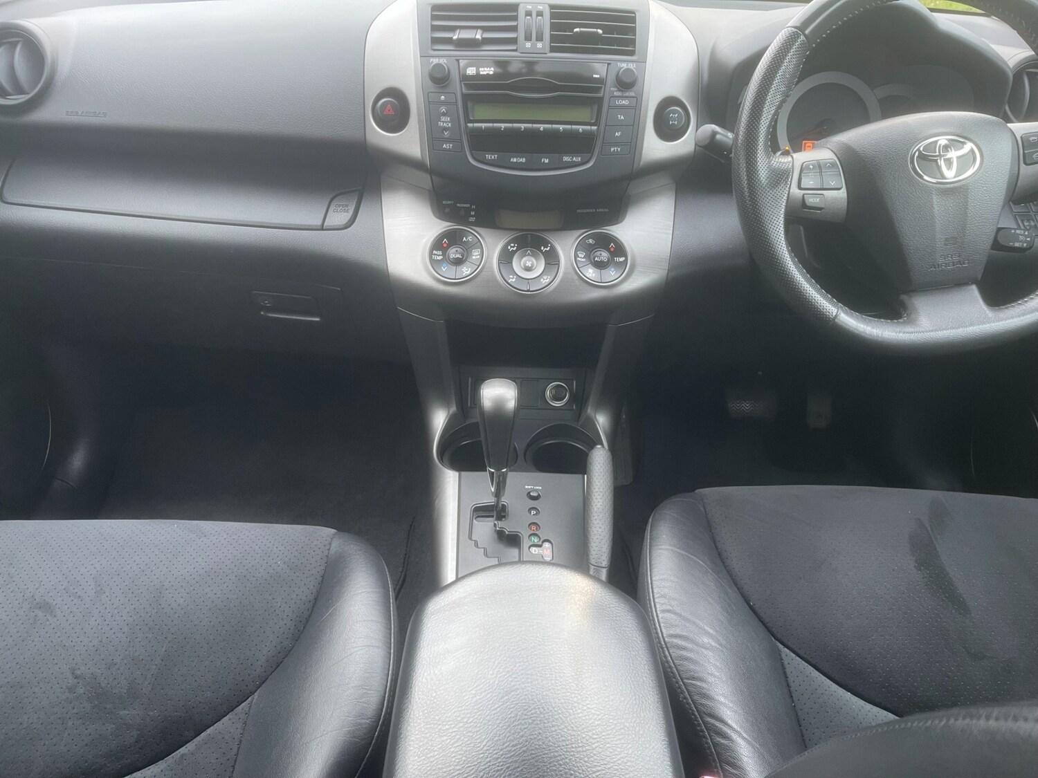 Used Toyota RAV4 2010 for sale - 78112211: Photo 9