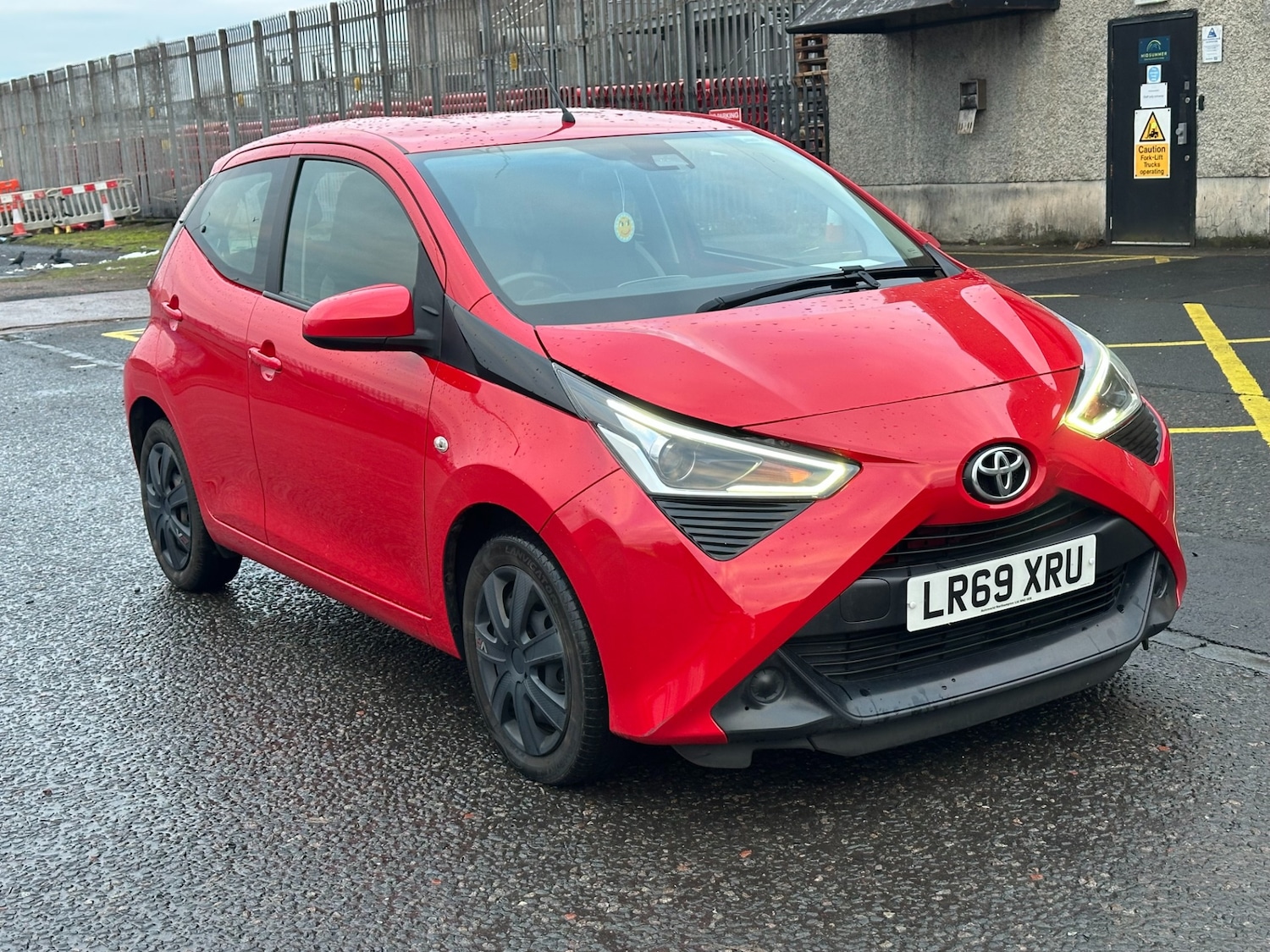 Used Toyota AYGO 2019 for sale - 77198490: Photo 1