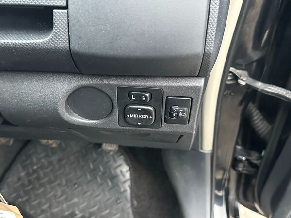 Used Toyota Yaris 2010 for sale - 76293136: Photo 16