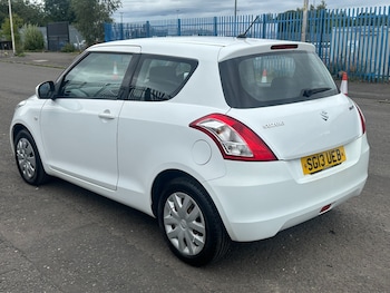 Used Suzuki Swift 2013 for sale - 76070505: Photo 4