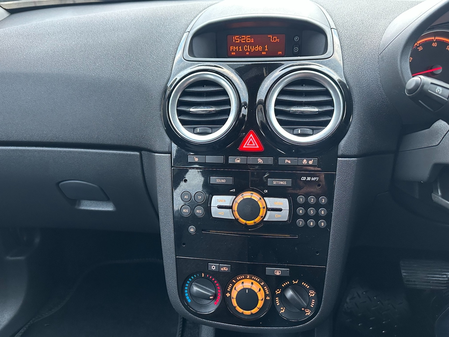 Used Vauxhall Corsa 2013 for sale - 77247591: Photo 11