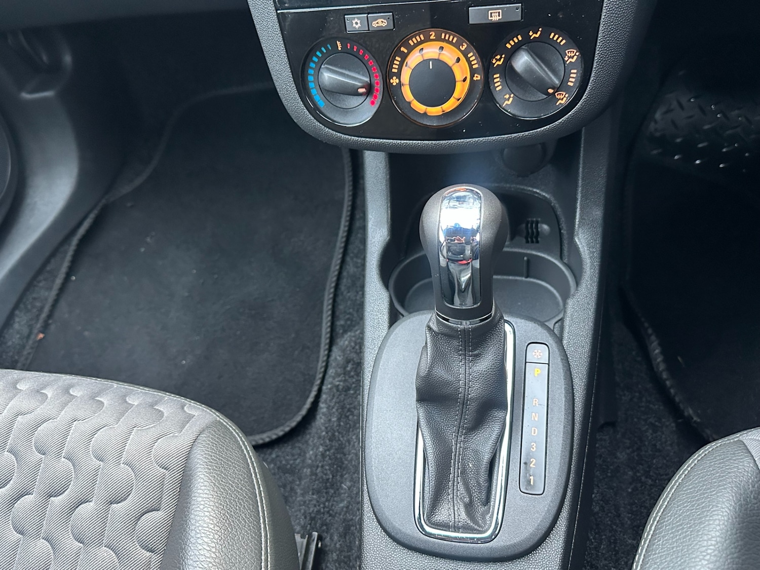 Used Vauxhall Corsa 2013 for sale - 77247591: Photo 12