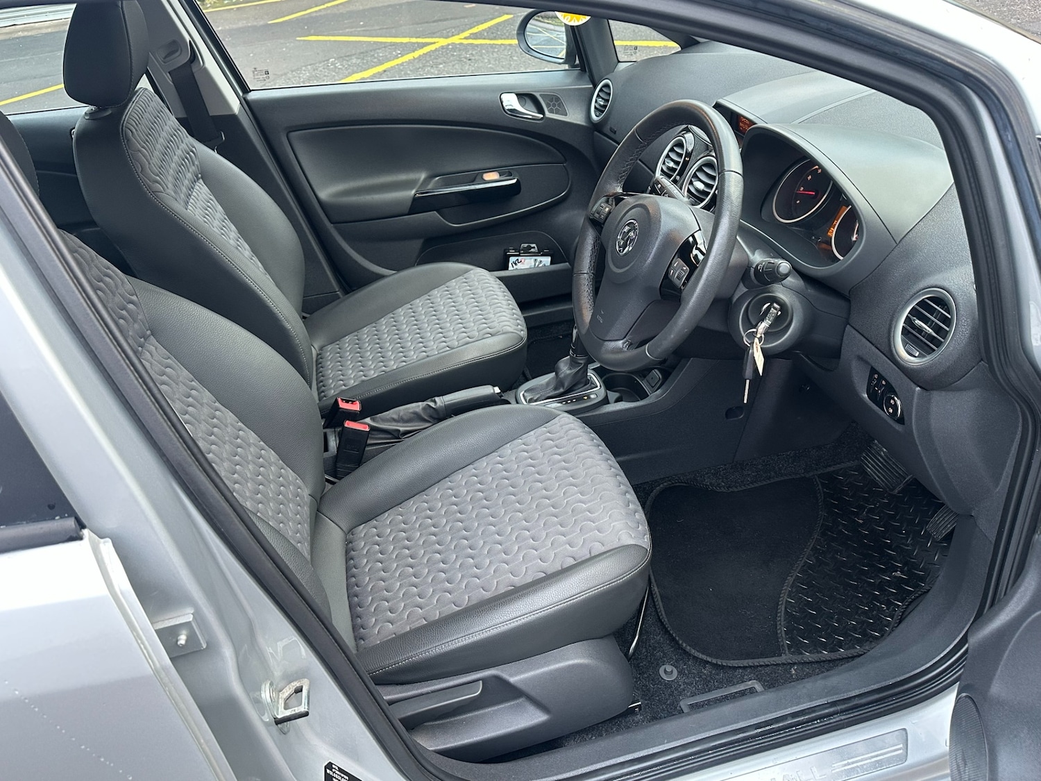 Used Vauxhall Corsa 2013 for sale - 77247591: Photo 7